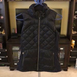 Black lululemon running puffer vest